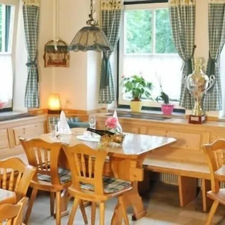 ومطعم موسر 3*