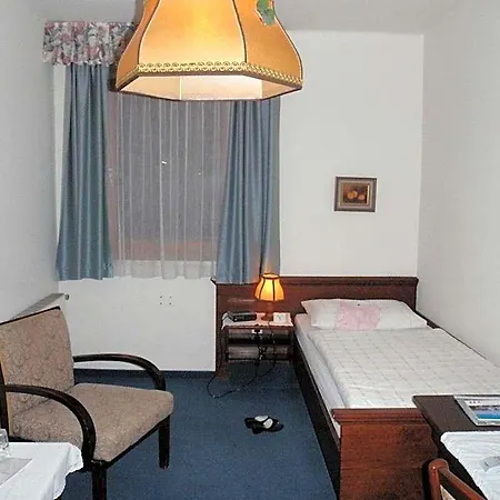 Szálloda Hotel-restaurant Moser Pöchlarn